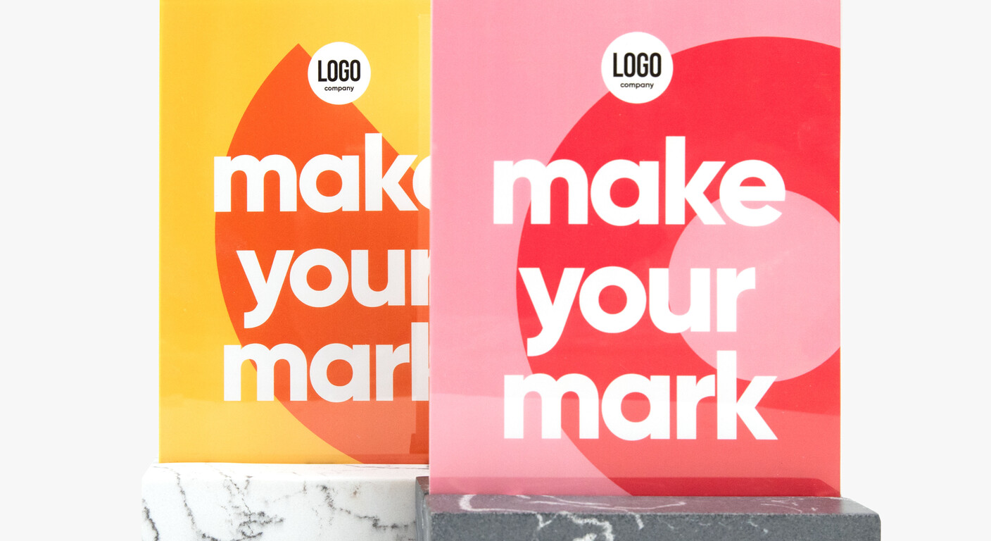 Kartenhalter mit Marmoroptik-Fuß