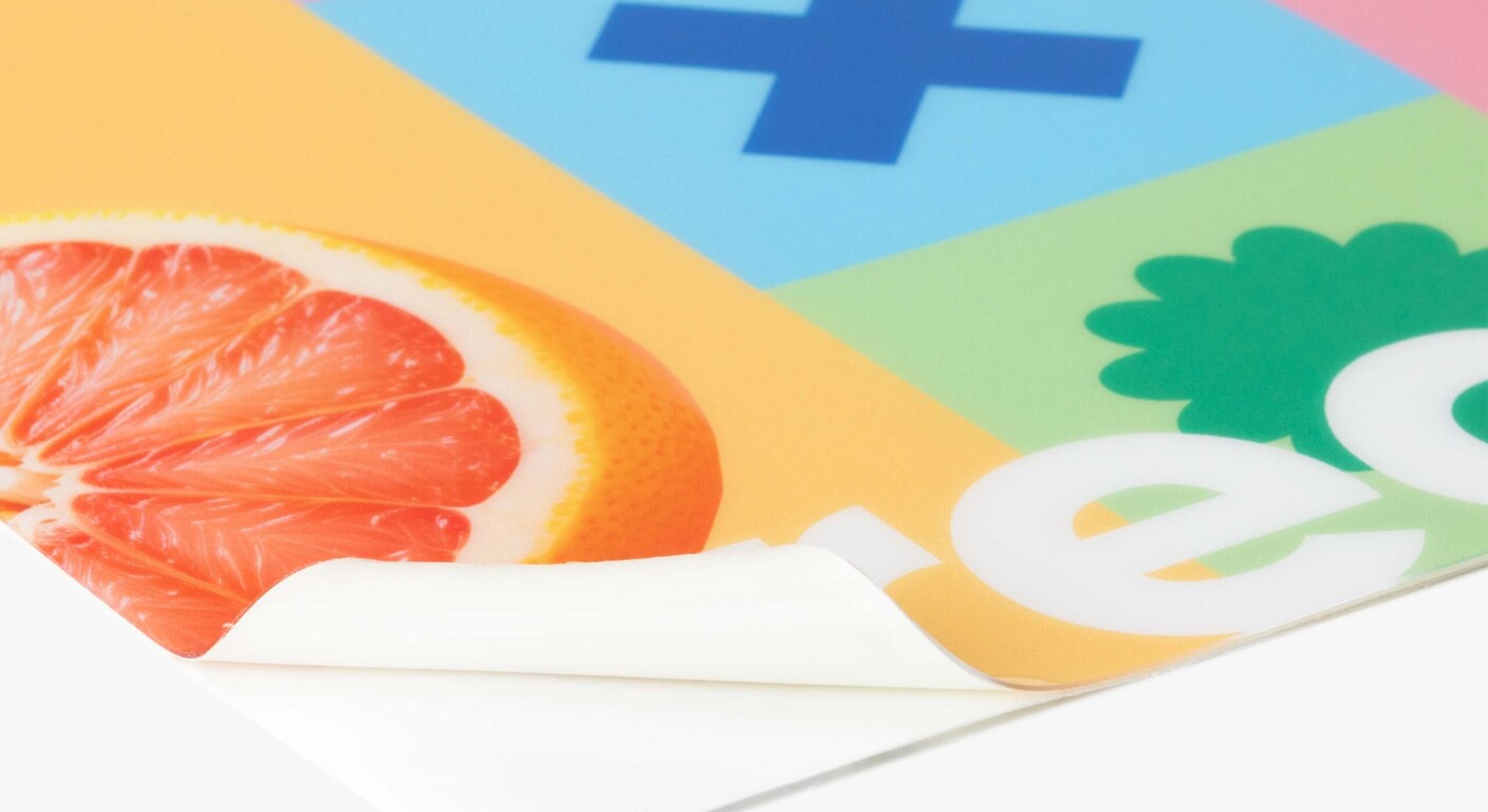 Schlagfester Aufkleber